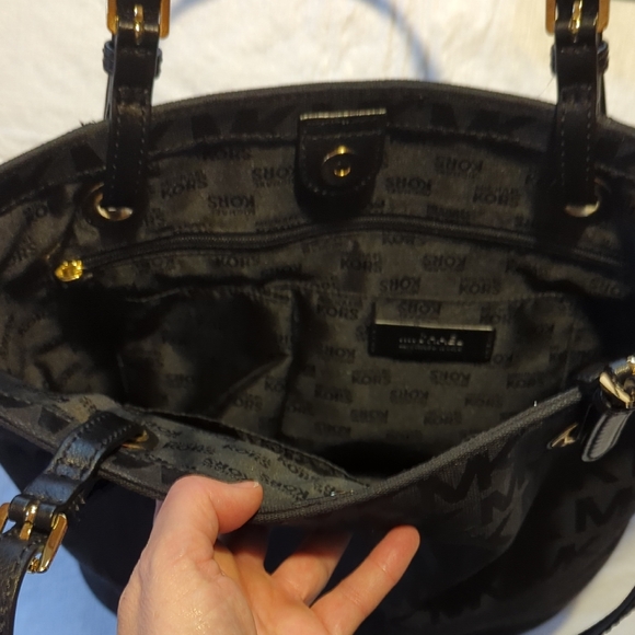 Michael Kors Black Monogram Tote and Wallet - Picture 6 of 11